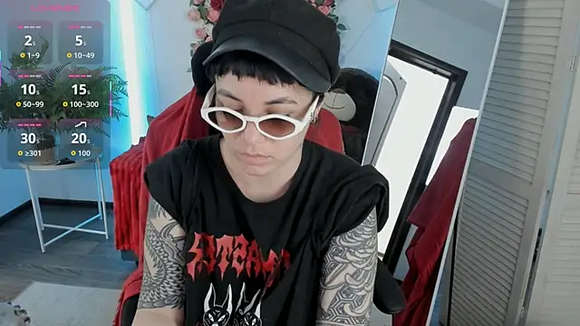 Snapshot of NeoGeisha chatting on May 13, 1:08 pm NeoGeisha online show from May 13, 1:08 pm
