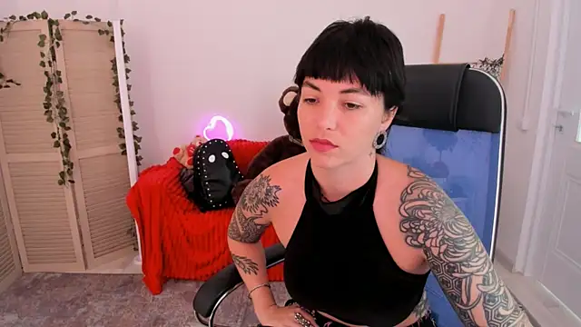 Snapshot of NeoGeisha chatting on August 7, 4:14 am NeoGeisha online show from August 7, 4:14 am