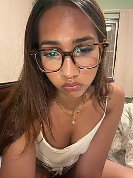 lyla luv online show from June 12, 6:07 pm