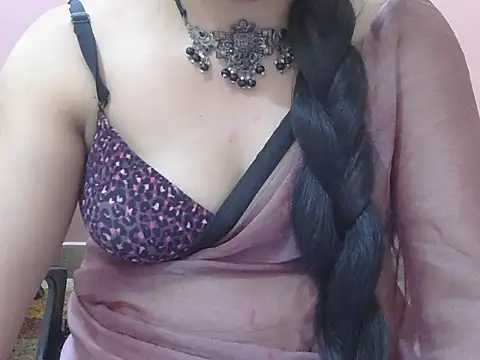 Snapshot of Cute_Sheetal chatting on March 12, 12:44 pm Cute Sheetal online show from March 12, 12:44 pm