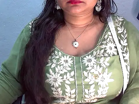 Snapshot of Saniya_K2 chatting on May 2, 4:45 pm Saniya K2 online show from May 2, 4:45 pm