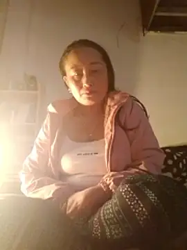 Snapshot of Jolie_sexy chatting on March 12, 2:29 am Jolie sexy online show from March 12, 2:29 am