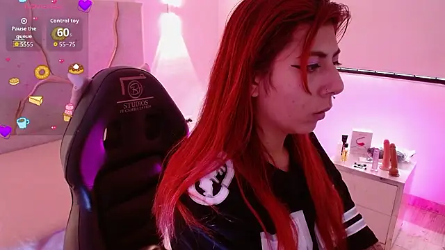 Snapshot of Sashaa_tay chatting on February 24, 7:23 pm Sashaa tay online show from February 24, 7:23 pm