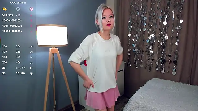 GoldenLenarz online show from February 20, 11:11 am