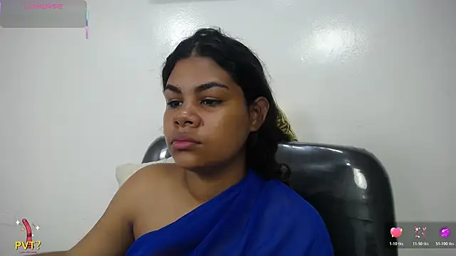 Snapshot of yaazhinii chatting on May 14, 11:39 am yaazhinii online show from May 14, 11:39 am