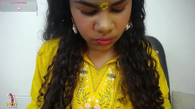 Snapshot of yaazhinii chatting on May 20, 12:11 pm yaazhinii online show from May 20, 12:11 pm