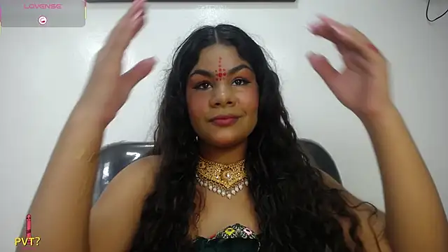Snapshot of yaazhinii chatting on May 22, 12:22 pm yaazhinii online show from May 22, 12:22 pm