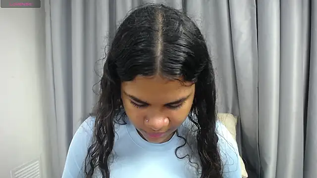 Snapshot of yaazhinii chatting on June 5, 9:59 am yaazhinii online show from June 5, 9:59 am