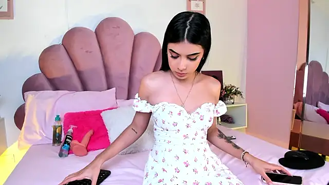 Snapshot of Lili_Stone_ chatting on March 9, 3:10 am Lili Stone online show from March 9, 3:10 am