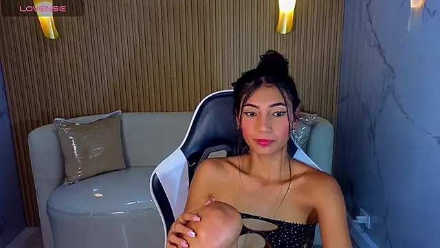 Perla Moon Tx online show from February 28, 12:39 pm