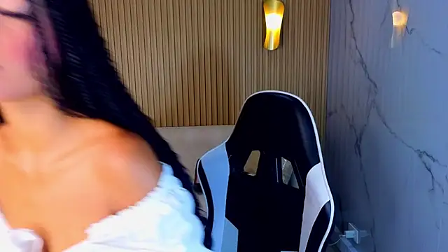 Perla Moon Tx online show from March 10, 12:32 pm