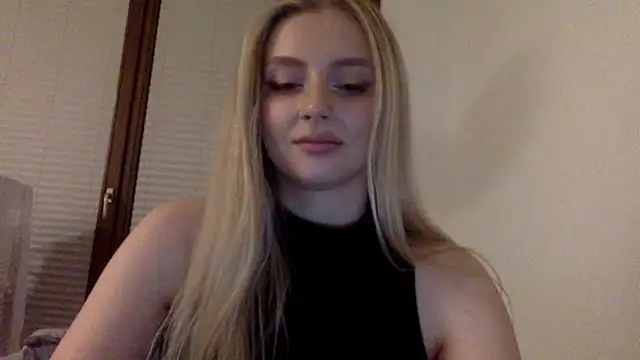 MayaWetDream online show from April 30, 9:30 pm