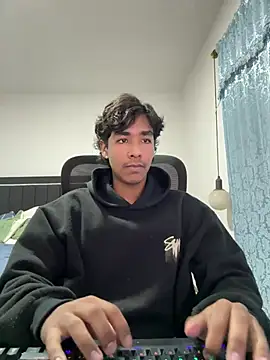 Pedestal diamant online show from February 25, 11:14 pm