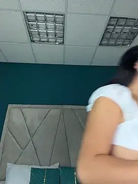 Snapshot of BadLilAngelXXX chatting on July 27, 1:18 pm BadLilAngelXXX online show from July 27, 1:18 pm