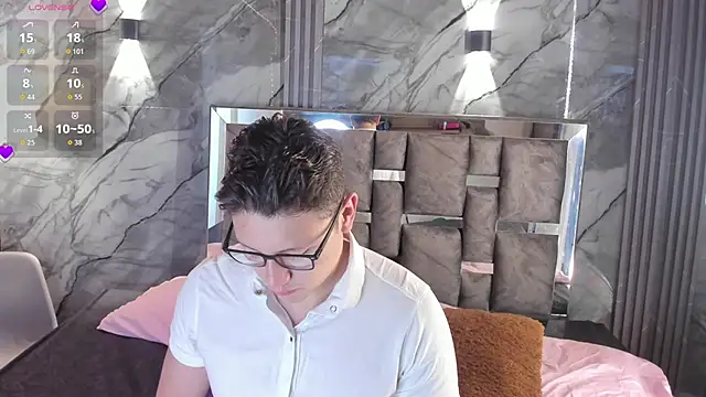 Manson and Zoe online show from May 3, 11:38 am