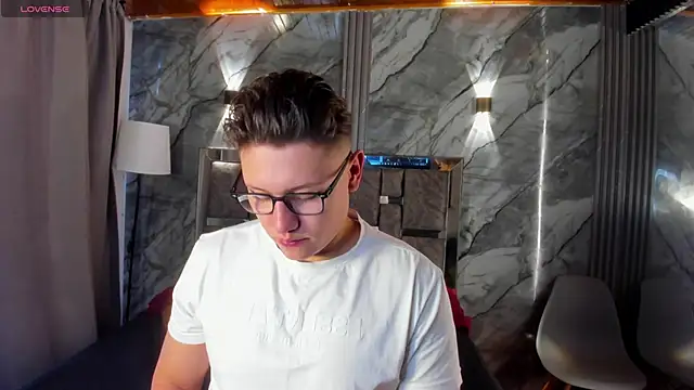 Manson and Zoe online show from June 14, 11:34 am