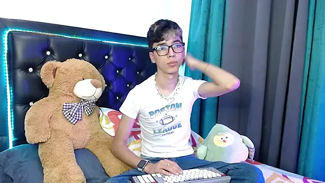 gabriel x18 online show from February 12, 4:40 am