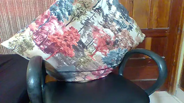 Snapshot of JUICY_T chatting on May 16, 10:36 am JUICY T online show from May 16, 10:36 am