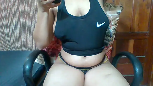 Snapshot of JUICY_T chatting on June 2, 5:42 am JUICY T online show from June 2, 5:42 am