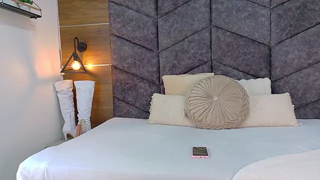 FernandaBrown   online show from March 6, 7:21 pm