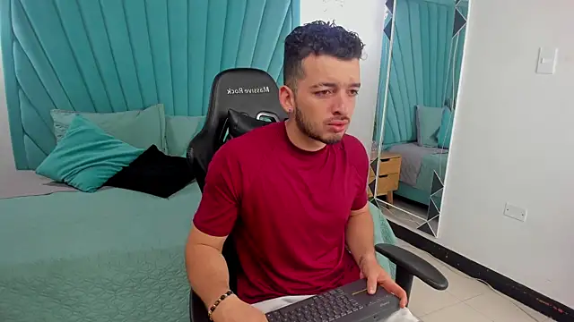 Snapshot of Logan_Wolf-js chatting on March 20, 12:10 pm Logan Wolf-js online show from March 20, 12:10 pm