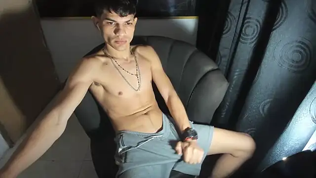 Jesshot bigcock20cm online show from June 19, 7:56 am