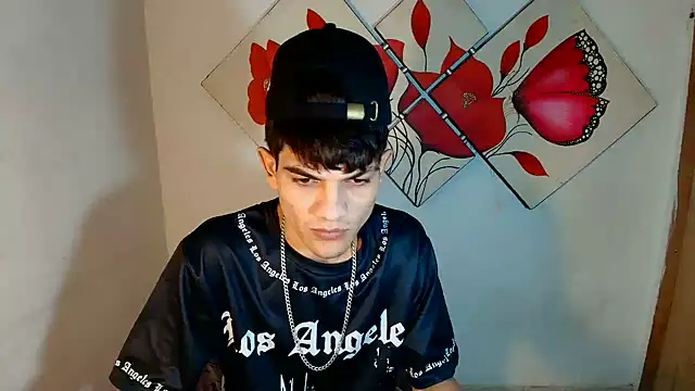 Jesshot bigcock20cm online show from July 24, 3:04 am