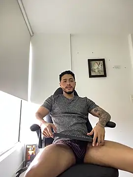 MattiaDupont online show from March 11, 9:21 pm