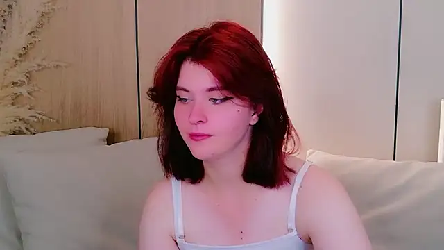 Snapshot of Milana_Bold chatting on July 14, 2:05 am Milana Bold online show from July 14, 2:05 am