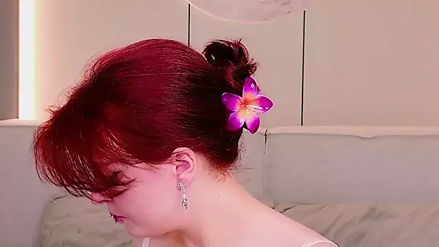 Snapshot of Milana_Bold chatting on July 21, 8:33 pm Milana Bold online show from July 21, 8:33 pm