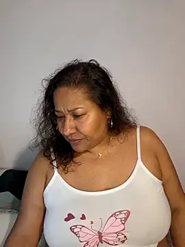 Nyomi browm online show from June 20, 4:04 am
