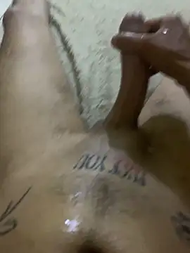 Snapshot of pitudo1713 chatting on February 15, 2:19 am pitudo1713 online show from February 15, 2:19 am