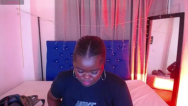 Snapshot of neighbor-ebony chatting on July 11, 3:31 am neighbor-ebony online show from July 11, 3:31 am