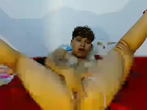 scarletfox  3 online show from March 7, 2:52 am