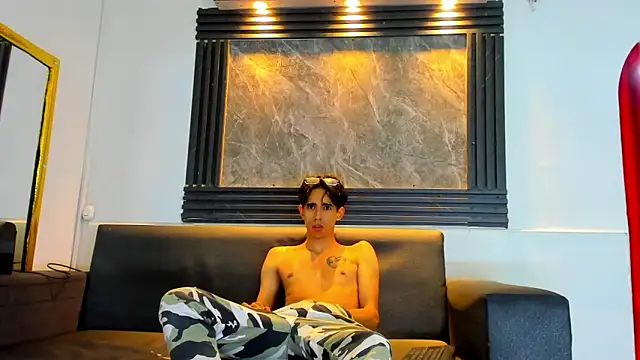 Snapshot of Wonka_1 chatting on February 6, 4:17 am Wonka 1 online show from February 6, 4:17 am