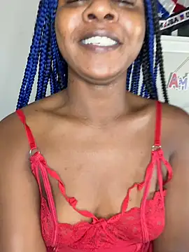 Snapshot of Ebony_Queeen chatting on July 11, 10:51 am Ebony Queeen online show from July 11, 10:51 am