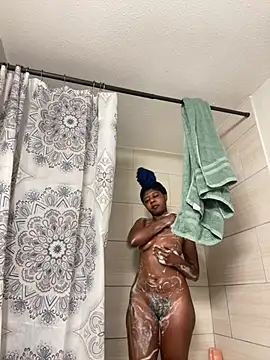 Snapshot of Ebony_Queeen chatting on July 12, 12:40 pm Ebony Queeen online show from July 12, 12:40 pm