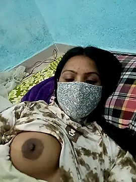 hotcoolcool2 online show from March 17, 6:55 pm