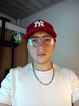 Emmanuel Lust online show from February 26, 12:15 pm