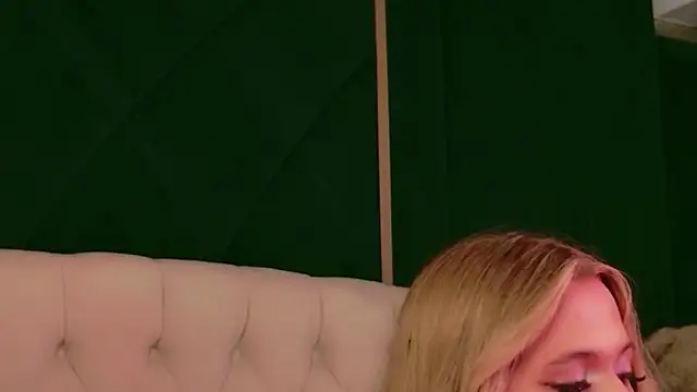 Beckie White online show from May 23, 9:19 pm