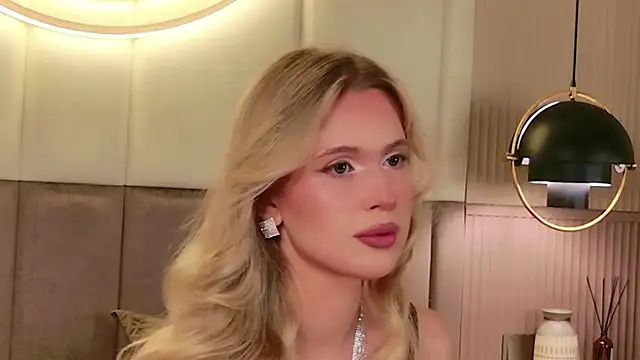 Snapshot of Beckie_White chatting on July 21, 6:43 pm Beckie White online show from July 21, 6:43 pm