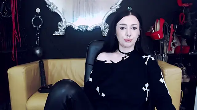 Snapshot of GoddessGeo chatting on January 4, 8:16 pm GoddessGeo online show from January 4, 8:16 pm