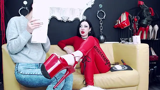 Snapshot of GoddessGeo chatting on January 21, 5:30 pm GoddessGeo online show from January 21, 5:30 pm