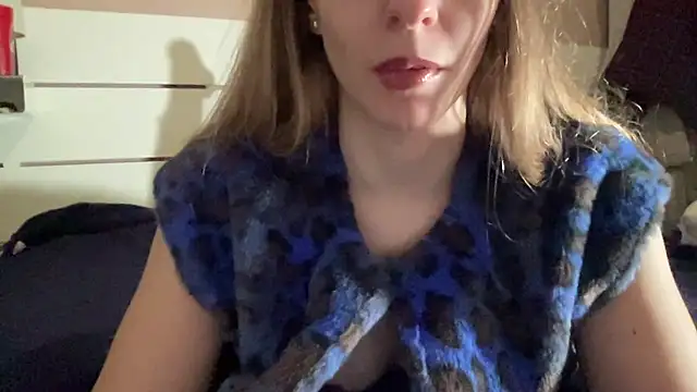 petiteetoile online show from February 9, 4:55 pm