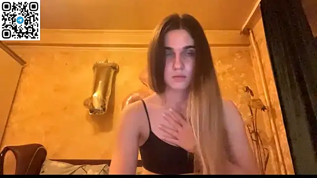 Snapshot of LovelySilk_63 chatting on May 23, 7:18 pm LovelySilk 63 online show from May 23, 7:18 pm