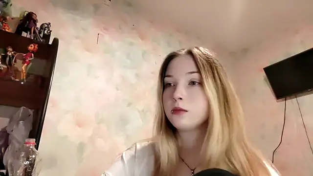 TiaBIanks online show from April 30, 10:10 am