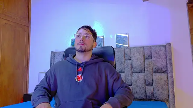 NICK MOSS  online show from March 12, 10:54 am