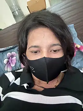 raavigirl online show from February 26, 6:12 am