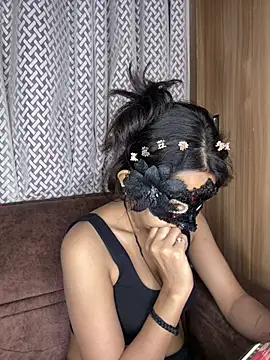 raavigirl online show from June 4, 7:53 pm