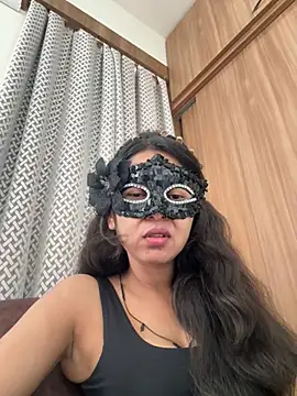 raavigirl online show from June 10, 4:23 am